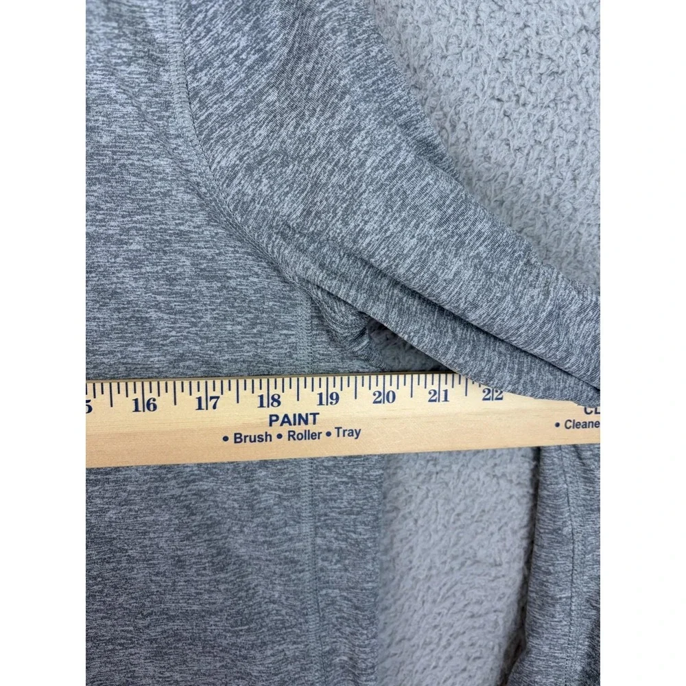 Nike Running Shirt Mens Medium Gray Dri-FIT Long Sleeve Athletic Tee Top Mens